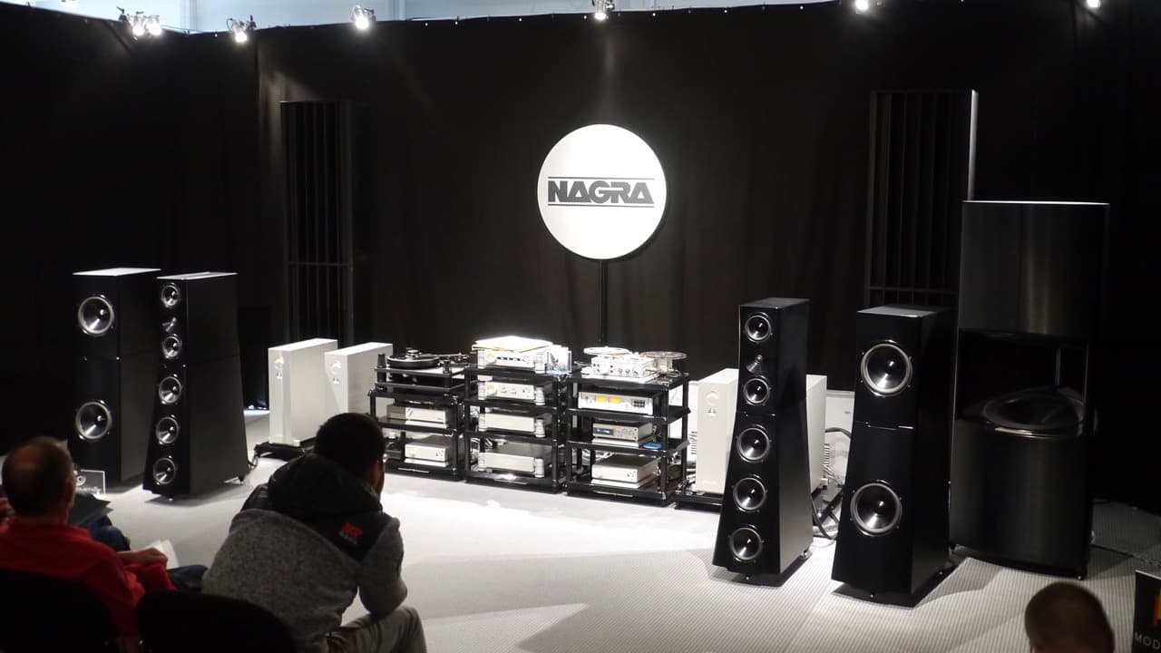 Nagra Megaanlage in schwarz grau gehalten