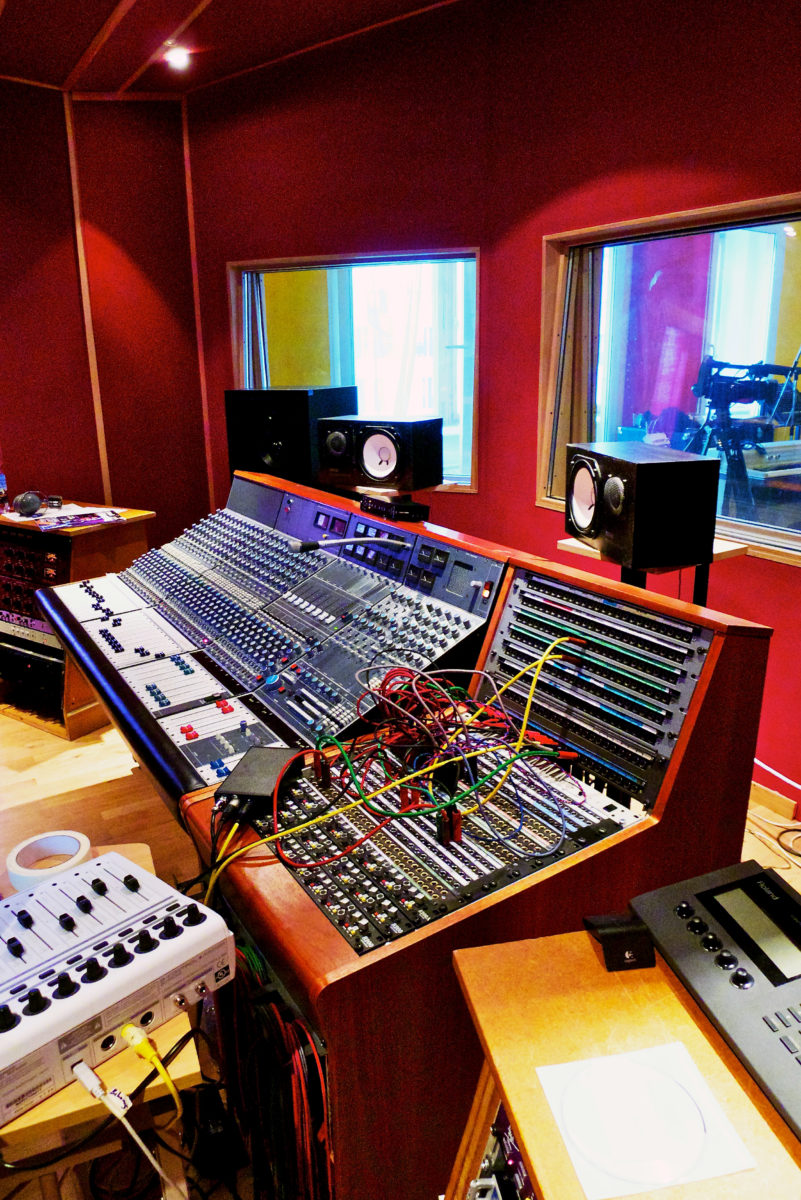 NEVE Vintage mixer