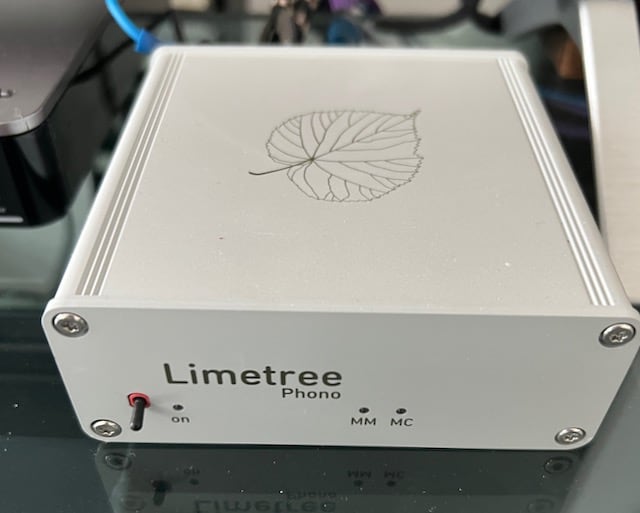 Limetree-Phono II , schlichtes Aussehen im Technik Design
